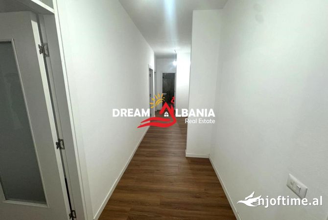 Zyre me qera ne rrugen e Dibres, prane Farmacise 10, ne Tirane (ID 42611157)