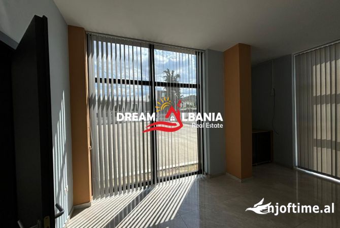 Kapanon me qera ne rrugen dytesore Vore (ID 4281250)