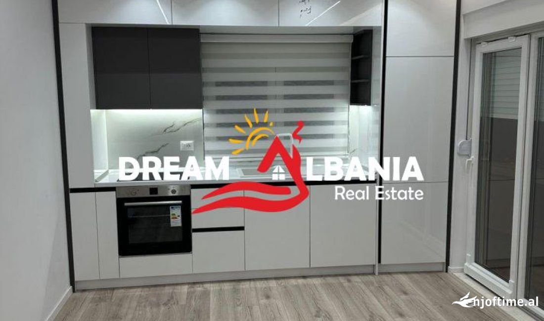 Jepet me Qera Apartament ne zonen e Bllokut (ID 42611113)