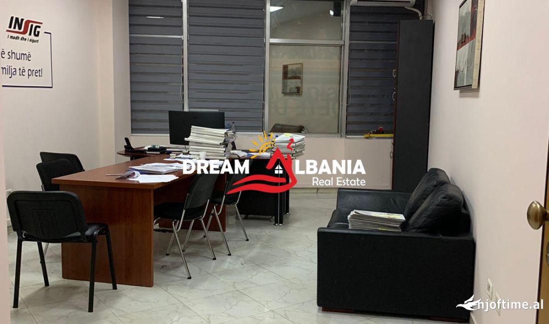 Ambjent zyre me qera ne rrugen e Elbasanit (ID 42611176)