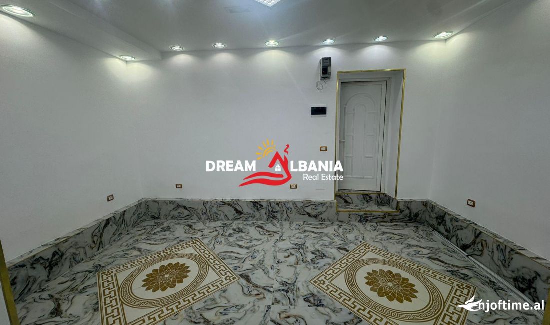 Dyqan me qera buze rruges kryesore, tek stacioni i trenit, Tirane (ID 42711010)