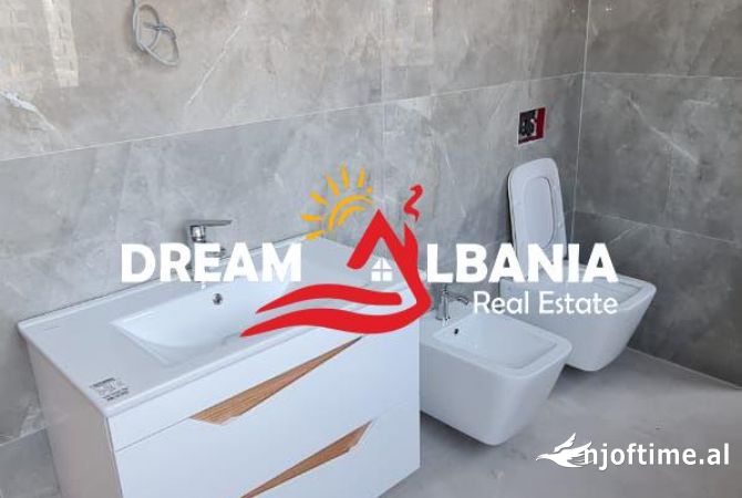 Ambjent zyrash me qera tek Kompleksi Delijorgji (ID 42611082)