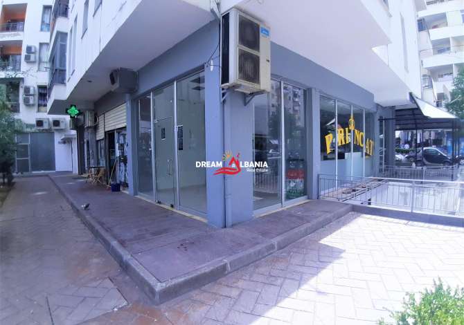 Dyqan ne SHitje ne Yzberisht te Bulevardi i Ri, buze rruge (ID 4171264)