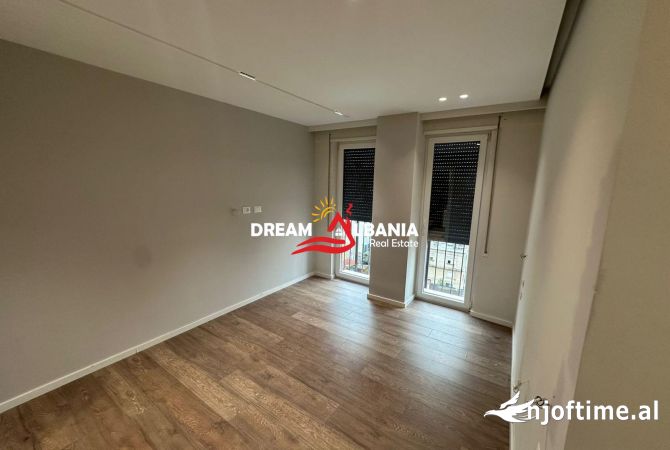 Jepet zyre 3+1+2 me qera tek 21 Dhjetori (ID 4261716)