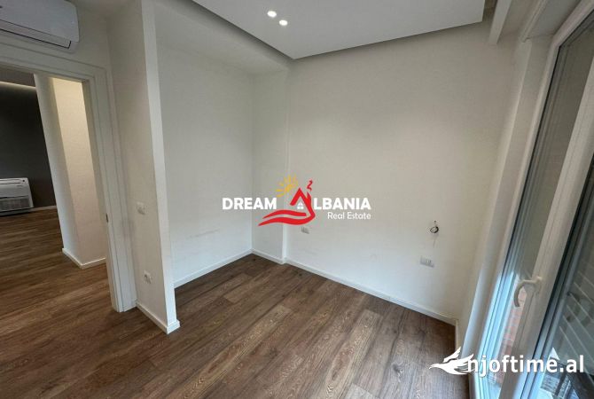 Ambiente Commerciale in Affitto 3+1 a Tirana - 700 Euro