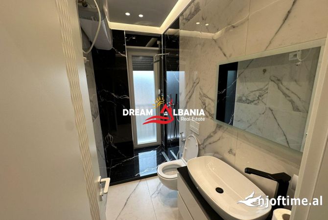 Shtepi ne shitje Apartament ne Tirane, 3+1, Mobilimi Bosh, pa mobiluar, Pagesa 310,000  Euro.