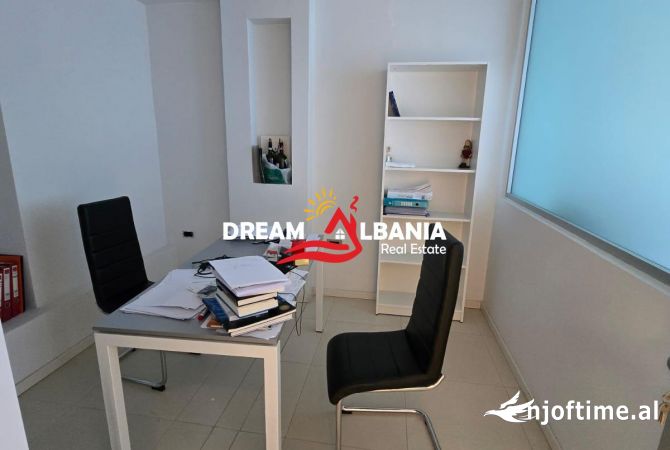 Ambient Komercial/Zyre ne Shitje ne Rrugen e Elbasanit, prane Stadiumit Air Albania ne Tirane (ID 41