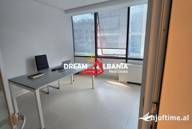 Ambient Komercial/Zyre ne Shitje ne Rrugen e Elbasanit, prane Stadiumit Air Albania ne Tirane (ID 41