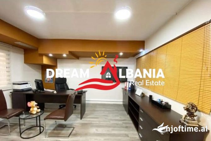 Ambiente Commerciale in Vendita 3+1 a Tirana - 1,000,000 Euro
