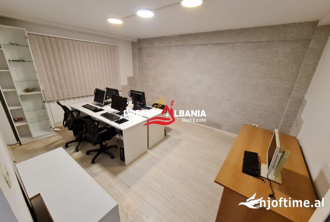 Zyre me qera ne zonen e Bllokut, prane sheshi Willson, ne Tirane (ID 4261144)