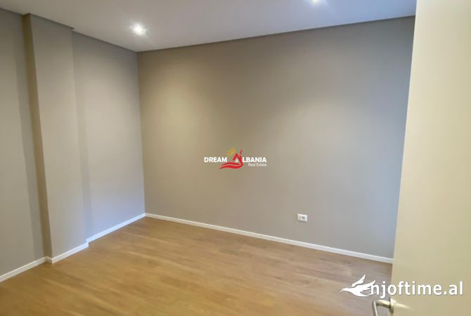 Jepet ambjent me qera tek rruga e Kavajes, Tirane (ID 42611180)