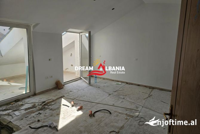 Jepet me qera Vile 3 kateshe prane Shkolles Partizani , Tirane (ID 4251344)