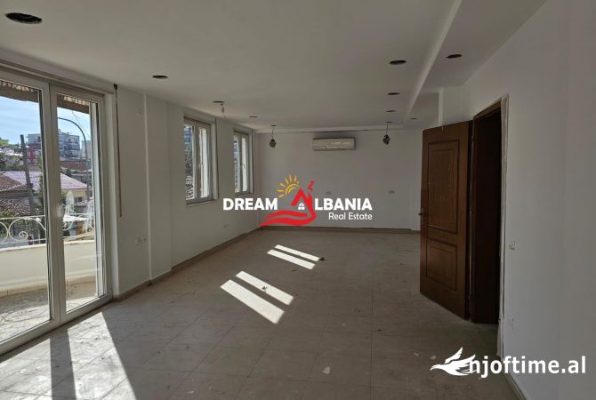 Jepet me qera Vile 3 kateshe prane Shkolles Partizani , Tirane (ID 4251344)