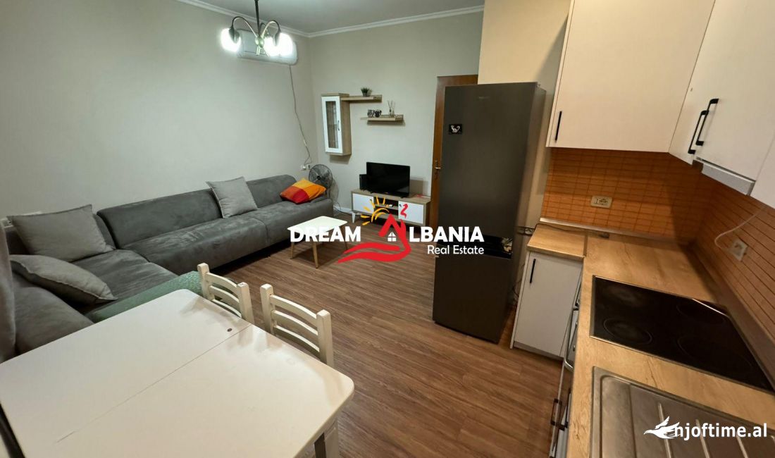 Shtepi me qera Apartament ne Tirane, 2+1, Mobilimi E mobiluar, Pagesa 650  Euro.