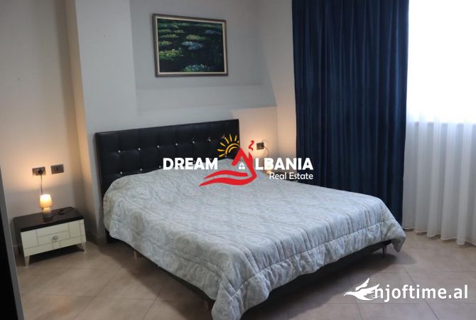 Shtepi me qera Apartament ne Tirane, 3+1, Mobilimi E mobiluar, Pagesa 700  Euro.