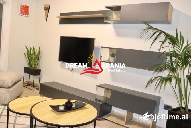 Shtepi me qera Apartament ne Tirane, 3+1, Mobilimi E mobiluar, Pagesa 700  Euro.