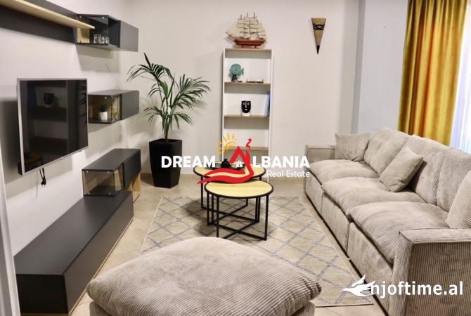 Shtepi me qera Apartament ne Tirane, 3+1, Mobilimi E mobiluar, Pagesa 700  Euro.