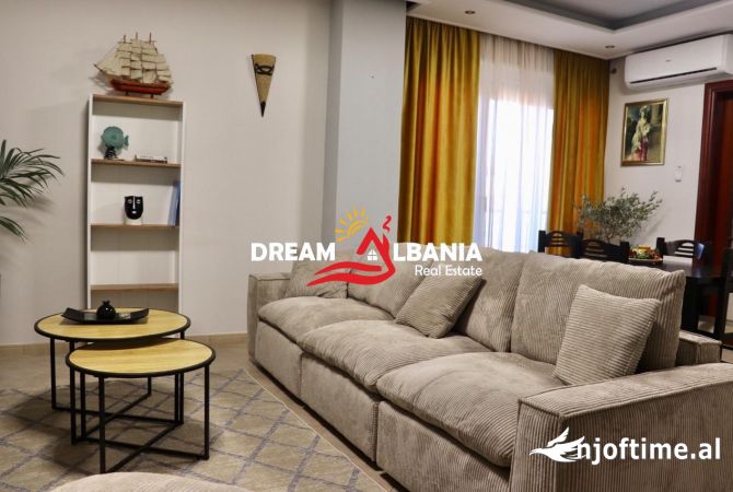 Shtepi me qera Apartament ne Tirane, 3+1, Mobilimi E mobiluar, Pagesa 700  Euro.