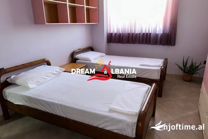 Shtepi me qera Apartament ne Tirane, 3+1, Mobilimi E mobiluar, Pagesa 700  Euro.