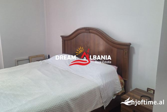 Shtepi ne shitje Apartament ne Tirane, 2+1, Mobilimi E mobiluar, Pagesa 192,000  Euro.