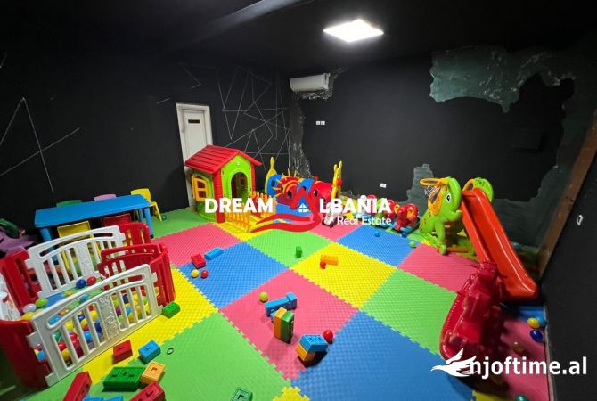 Lounge-Bar ne shitje ne Fresk, prane Kompleksit “Lugano” ne Tirane (ID 4171548)