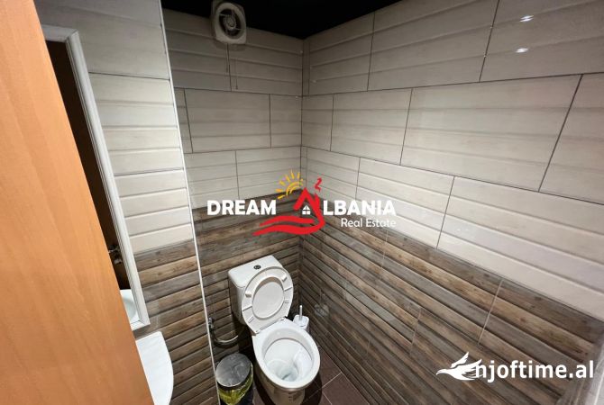 Lounge-Bar ne shitje ne Fresk, prane Kompleksit “Lugano” ne Tirane (ID 4171548)