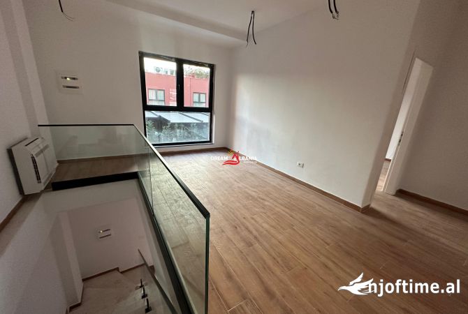 Jepet me qera ambjent biznesi Duplex ne Rrugen e Kavajes, Tirana Garden Building (ID 42611189)