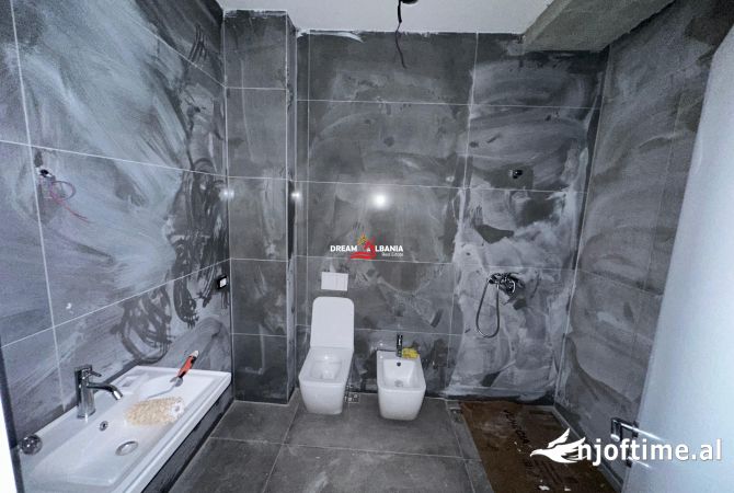 Jepet me qera ambjent biznesi Duplex ne Rrugen e Kavajes, Tirana Garden Building (ID 42611189)