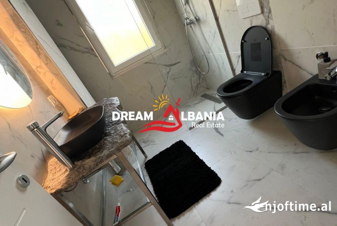 Shtepi me qera Vila Luksoze ne Tirane, 5+1, Mobilimi E mobiluar, Pagesa 3,000  Euro.