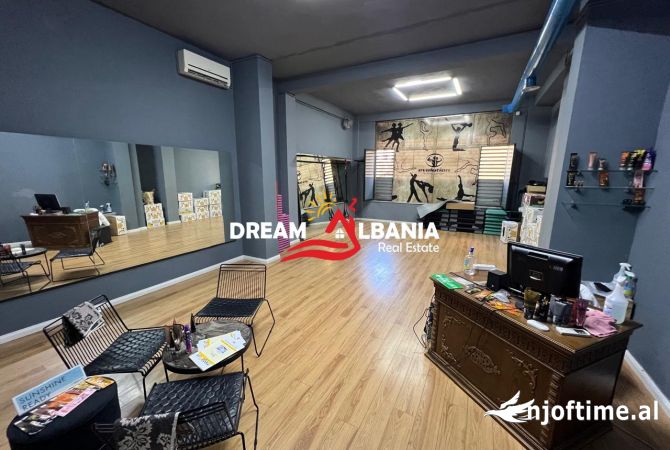 Business Property for Rent 3+1 in Tirana - 800 Euro
