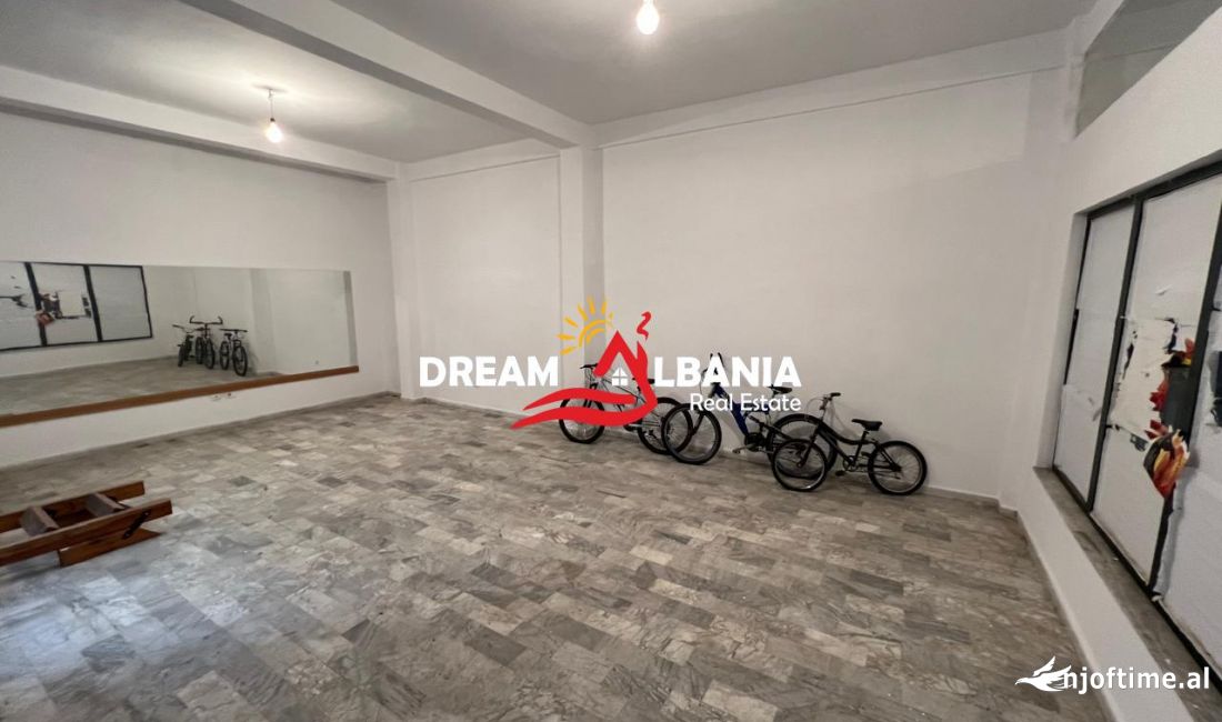 Ambjent Biznesi me qera ne Qender te Tiranes, tek Rruga e Bogdaneve (ID 42611204)