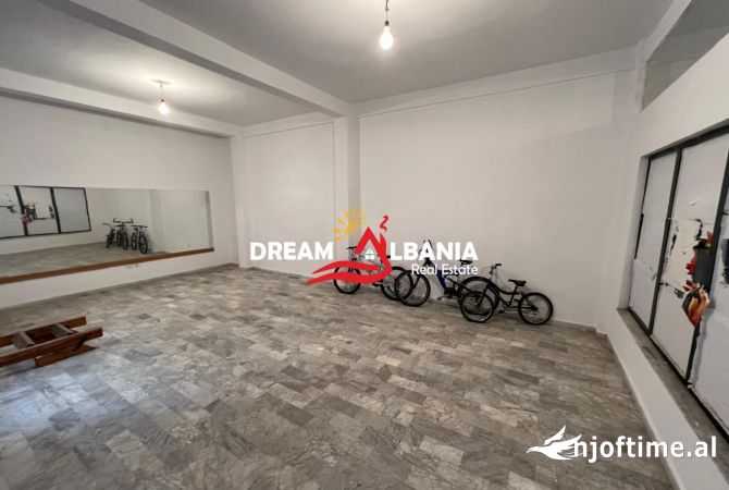 Ambjent Biznesi me qera ne Qender te Tiranes, tek Rruga e Bogdaneve (ID 42611204)