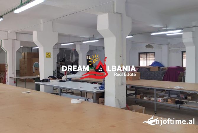 Magazine me qera ne Kombinat, prane Fabrikes se Qelqit, ne Tirane (ID 4281257)