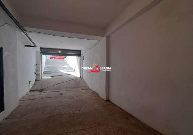 Business Property for Rent 4+1 in Tirana - 200 Euro
