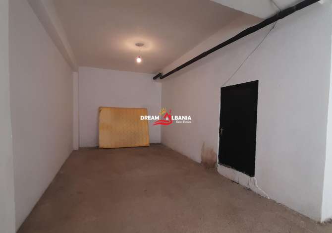 Business Property for Rent 4+1 in Tirana - 200 Euro