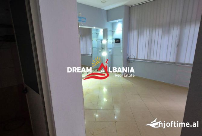 Ambient biznesi ne shitje 1+1 ne Tirane - 83,000 Euro