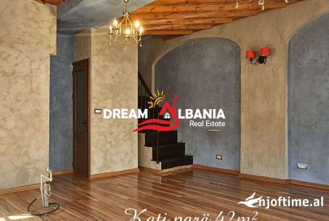 Ambiente Commerciale in Vendita 1+1 a Koriza - 200,000 Euro