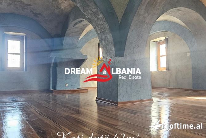 Ambiente Commerciale in Vendita 1+1 a Koriza - 200,000 Euro