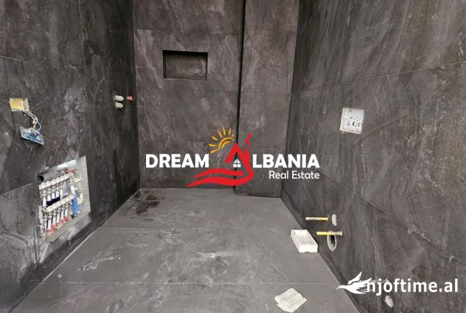 Shtepi ne shitje Apartament ne Tirane, 2+1, Mobilimi Bosh, pa mobiluar, Pagesa 266,500  Euro.