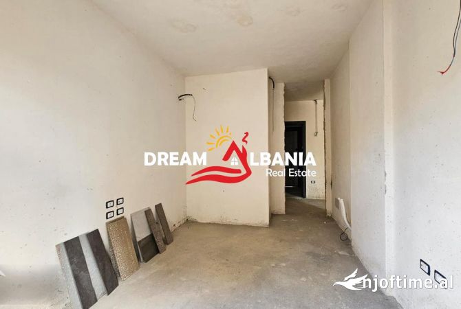 Shtepi ne shitje Apartament ne Tirane, 2+1, Mobilimi Bosh, pa mobiluar, Pagesa 266,500  Euro.