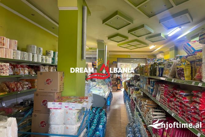 Ambiente Commerciale in Vendita 1+1 a Tirana - 315,000 Euro