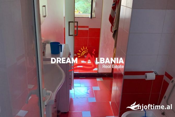 Shtepi ne shitje Apartament ne Tirane, 3+1, Mobilimi Bosh, pa mobiluar, Pagesa 330,000  Euro.