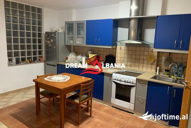 Shitet super apartament 3+1+2 prane rruges se Elbasanit (ID 4131423)