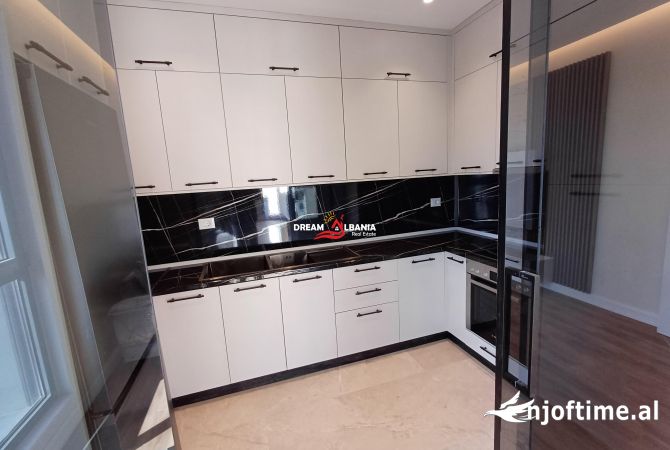 Shtepi me qera Apartament ne Tirane, 3+1, Mobilimi E mobiluar, Pagesa 1,200  Euro.