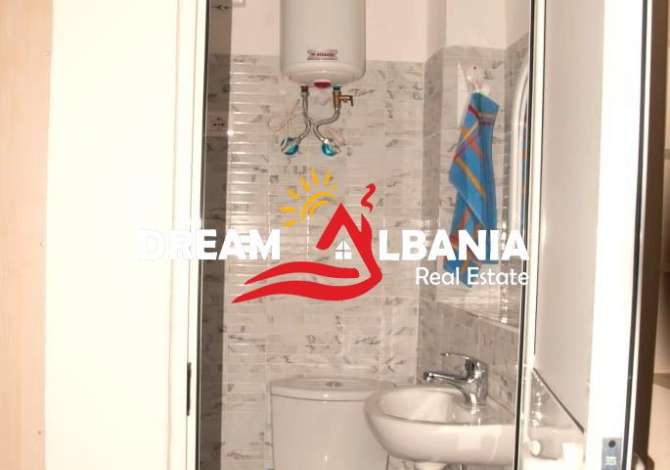 Dyqan ne shitje ne zonen e Vasil Shantos prane Hotel Diplomat 2 (ID 4171280)