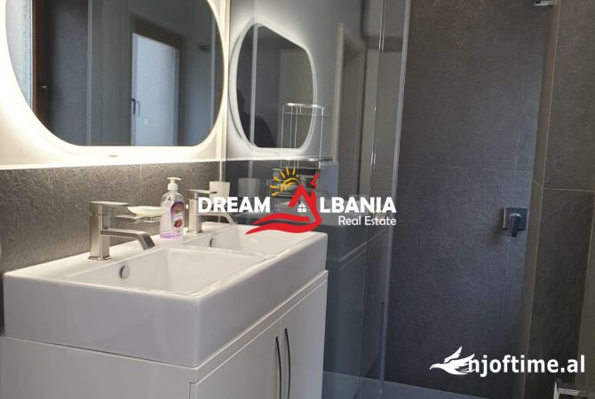 Shtepi me qera Apartament ne Tirane, 3+1, Mobilimi E mobiluar, Pagesa 1,200  Euro.