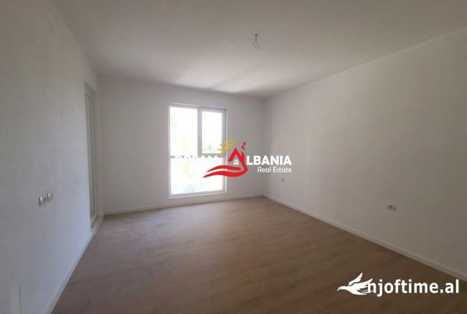 Shtepi ne shitje Apartament ne Tirane, 2+1, Mobilimi Bosh, pa mobiluar, Pagesa 104,000  Euro.