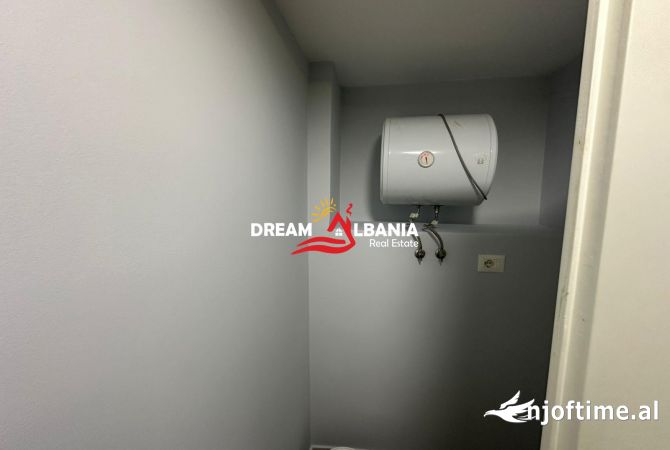 Ambiente Commerciale in Vendita 3+1 a Tirana - 100,000 Euro