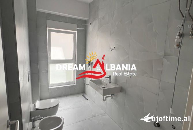 Shtepi ne shitje Apartament ne Tirane, 1+1, Mobilimi Bosh, pa mobiluar, Pagesa 100,000  Euro.