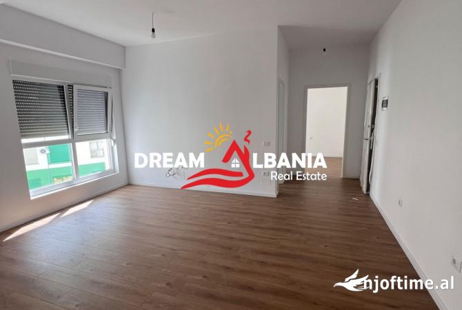 Shtepi ne shitje Apartament ne Tirane, 1+1, Mobilimi Bosh, pa mobiluar, Pagesa 100,000  Euro.